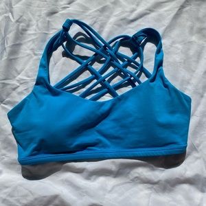 Lululemon Free to be Bra 🍋